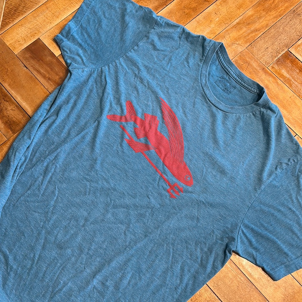 Patagonia Mens Large (slim fit) Flying Fish T-shirt